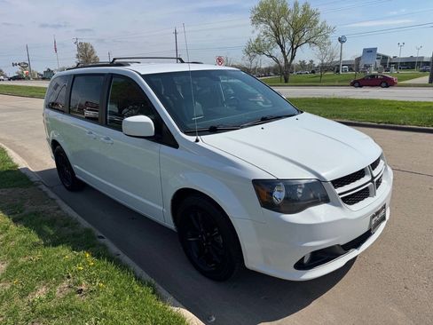 Used 2019 Dodge Grand Caravan GT FWD image 7