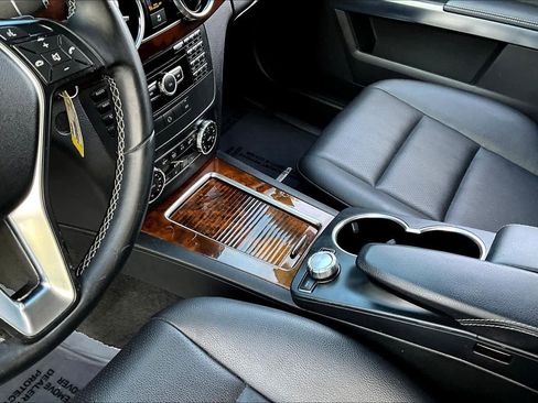 Used 2013 Mercedes-Benz GLK 350 4MATIC image 16