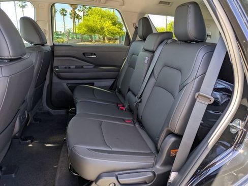 New 2026 Nissan Pathfinder SL FWD image 7