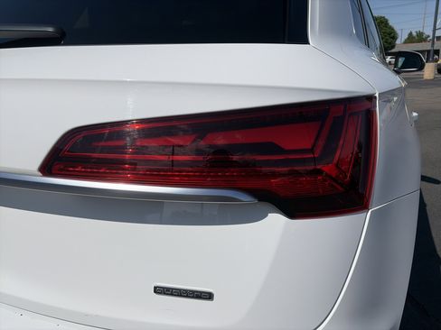 Used 2021 Audi Q5 2.0T Premium w/ Convenience Package AWD/4WD image 29