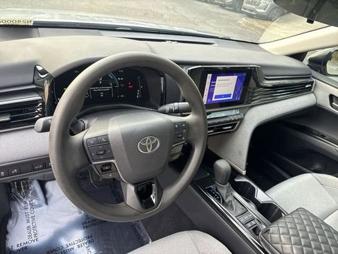 Used 2025 Toyota Camry LE image 15