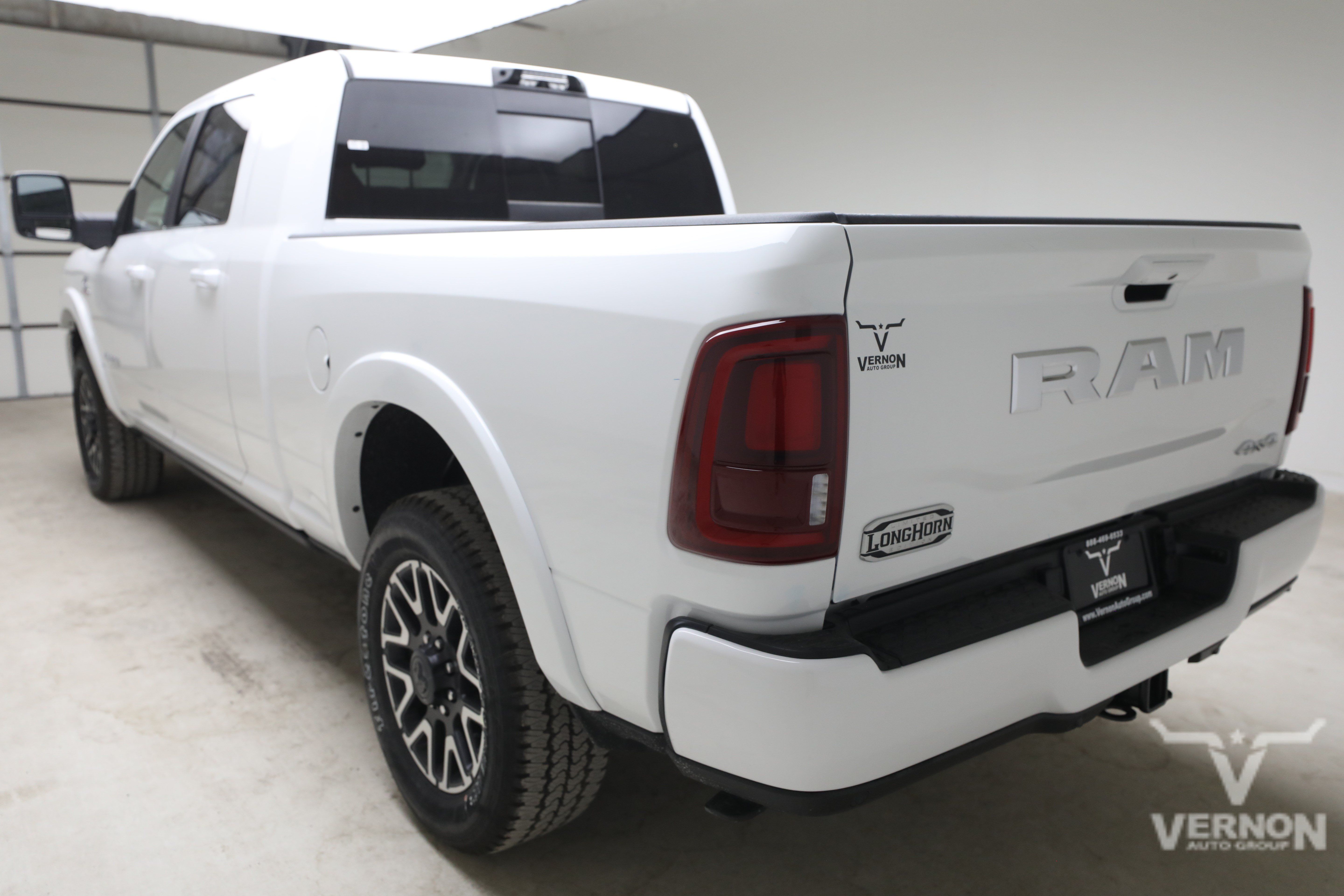 New 2027 RAM 2500 Limited AWD/4WD image 3