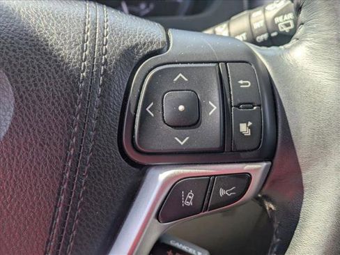 Used 2018 Toyota Highlander XLE image 15