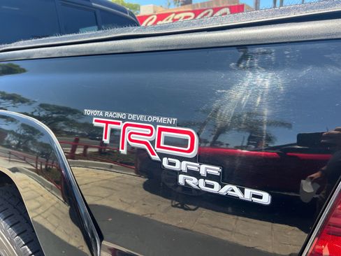Used 2011 Toyota Tacoma PreRunner w/ TRD Off-Road Pkg w/JBL Audio RWD image 7