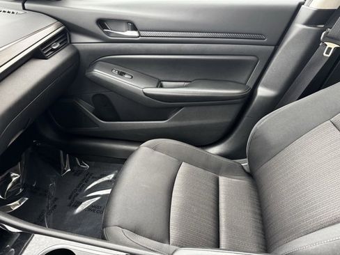 Used 2024 Nissan Altima 2.5 SV image 18