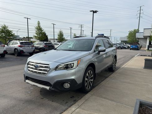 Used 2016 Subaru Outback 2.5i Limited AWD/4WD image 7