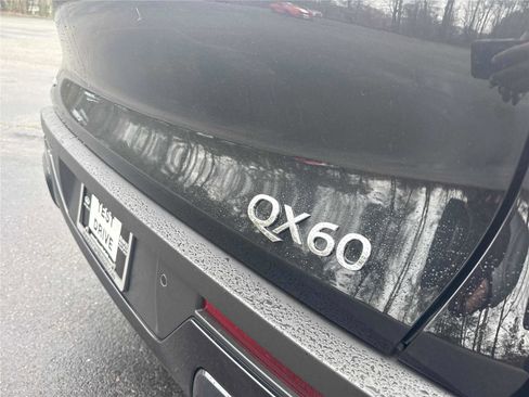 Certified 2025 INFINITI QX60 Luxe image 28