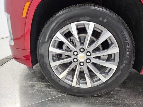 Used 2023 Chevrolet Traverse Premier image 11