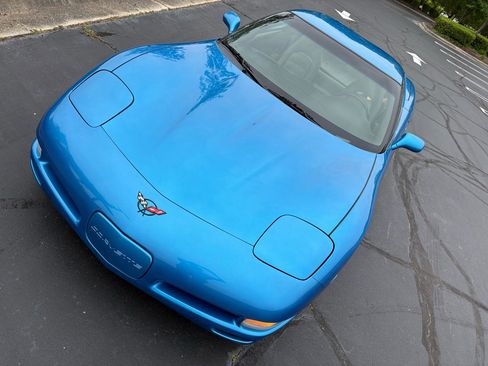 Used 1998 Chevrolet Corvette Coupe RWD image 4
