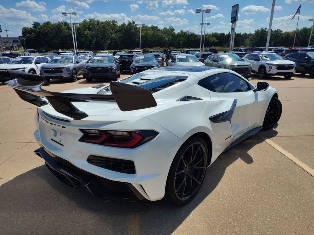 Used 2026 Chevrolet Corvette ZR1 w/ ZR1 Carbon Fiber Aero Package RWD image 8