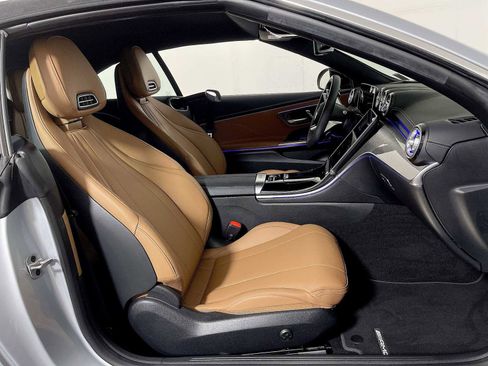 Used 2025 Mercedes-Benz CLE 300 4MATIC Cabriolet image 22