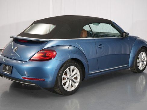 Used 2017 Volkswagen Beetle 1.8T Classic FWD image 11
