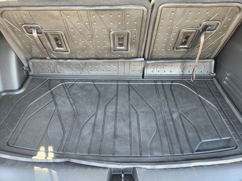 Used 2021 Chevrolet Traverse Premier w/ Redline Edition FWD image 33