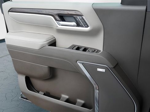 New 2026 GMC Sierra 1500 SLT image 24