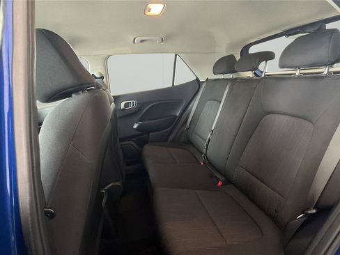 Used 2021 Hyundai Venue SE FWD image 11