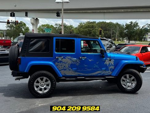 Used 2016 Jeep Wrangler Unlimited Sahara w/ Dual Top Group AWD/4WD image 10