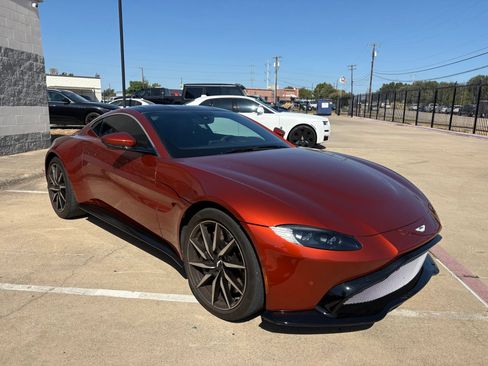Used 2019 Aston Martin V8 Vantage Coupe RWD image 3
