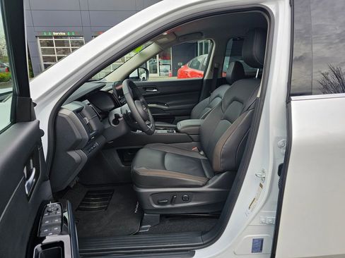 Certified 2025 Nissan Pathfinder SL AWD/4WD image 17