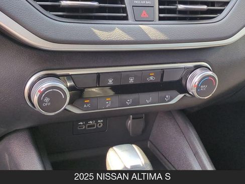 Certified 2025 Nissan Altima 2.5 S FWD image 22