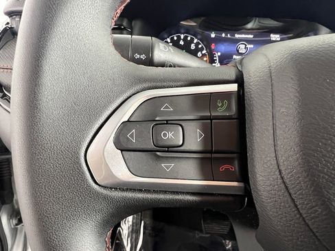 Used 2024 Jeep Compass Trailhawk image 14