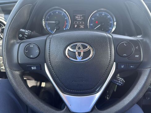 Used 2017 Toyota Corolla LE FWD image 19