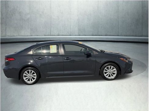 Used 2023 Toyota Corolla LE w/ LE Premium Package image 12