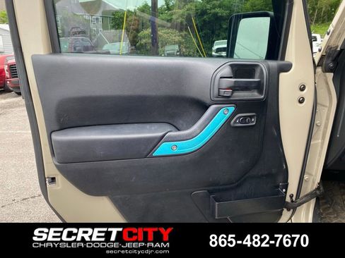 Used 2018 Jeep Wrangler Unlimited Sport S AWD/4WD image 13
