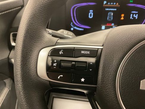 Used 2024 Kia Sportage LX image 18