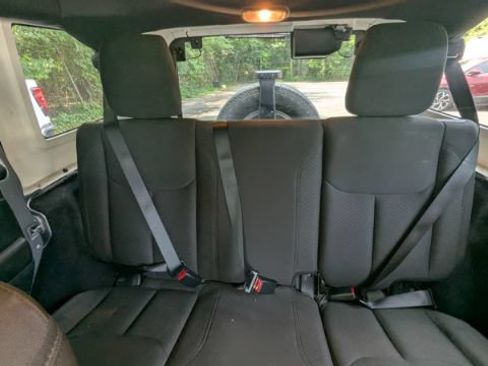 Used 2015 Jeep Wrangler Unlimited Sport w/ Quick Order Package 24S AWD/4WD image 15