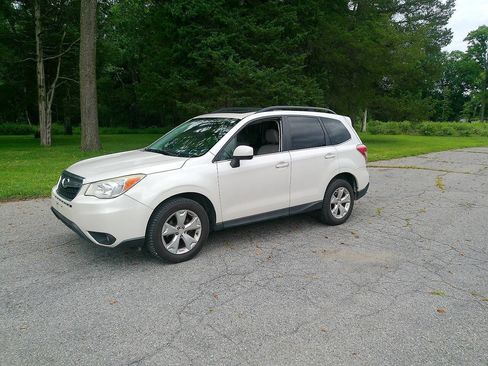 Used 2014 Subaru Forester 2.5i Limited AWD/4WD image 3