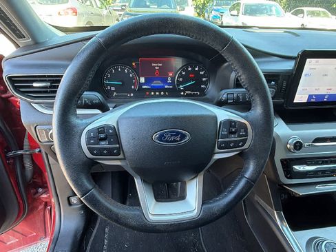 Used 2022 Ford Explorer XLT w/ Equipment Group 202A RWD image 15