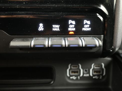 Used 2023 RAM 1500 Big Horn AWD/4WD image 18