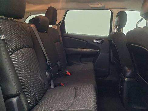 Used 2020 Dodge Journey SE w/ SE Popular Equipment Group image 19