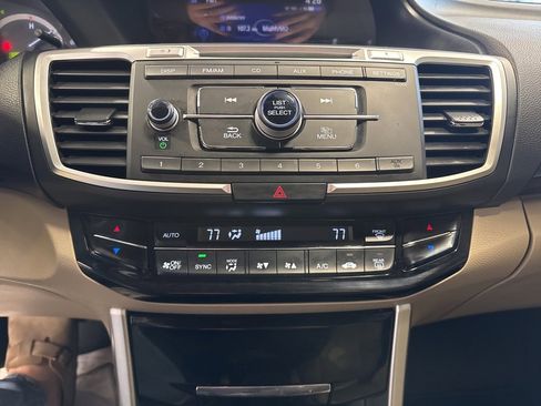 Used 2017 Honda Accord LX image 15