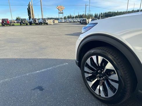 New 2026 Ford Explorer Platinum w/ LUX Leather Package image 28