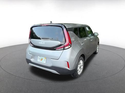 Used 2025 Kia Soul LX w/ LX Technology Package FWD image 14