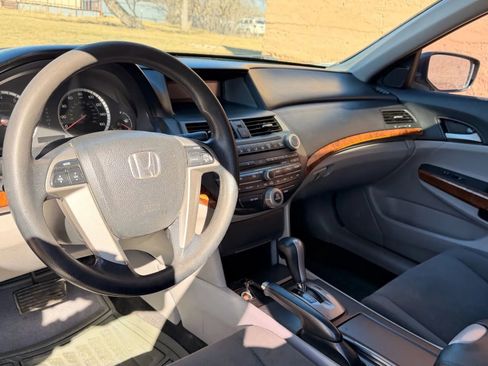 Used 2011 Honda Accord EX image 16