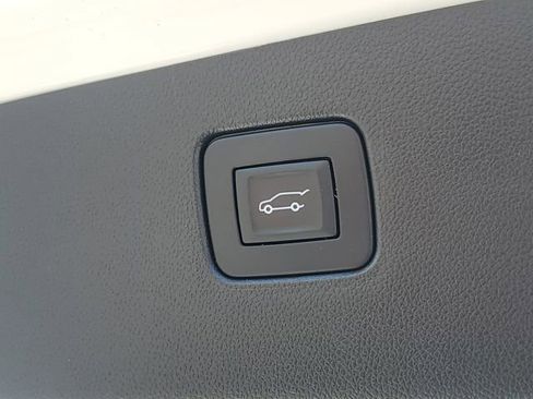 Used 2024 Buick Envista Sport Touring w/ Convenience I Package FWD image 37
