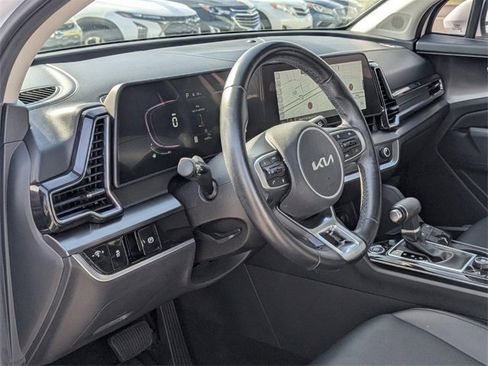 Used 2024 Kia Sportage EX image 7