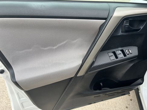 Used 2015 Toyota RAV4 LE image 7