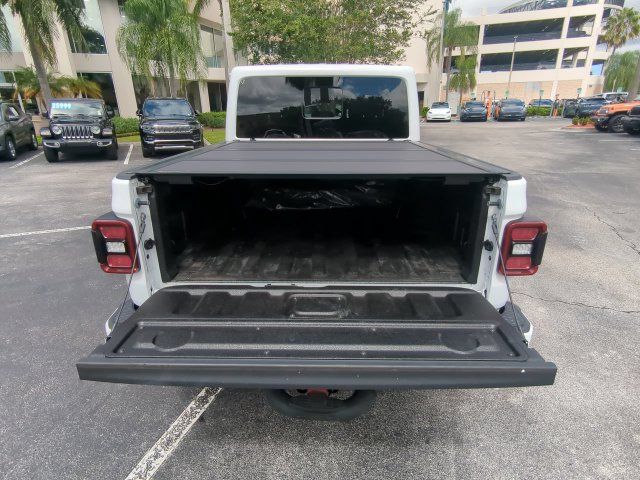 Used 2023 Jeep Gladiator Overland AWD/4WD image 14