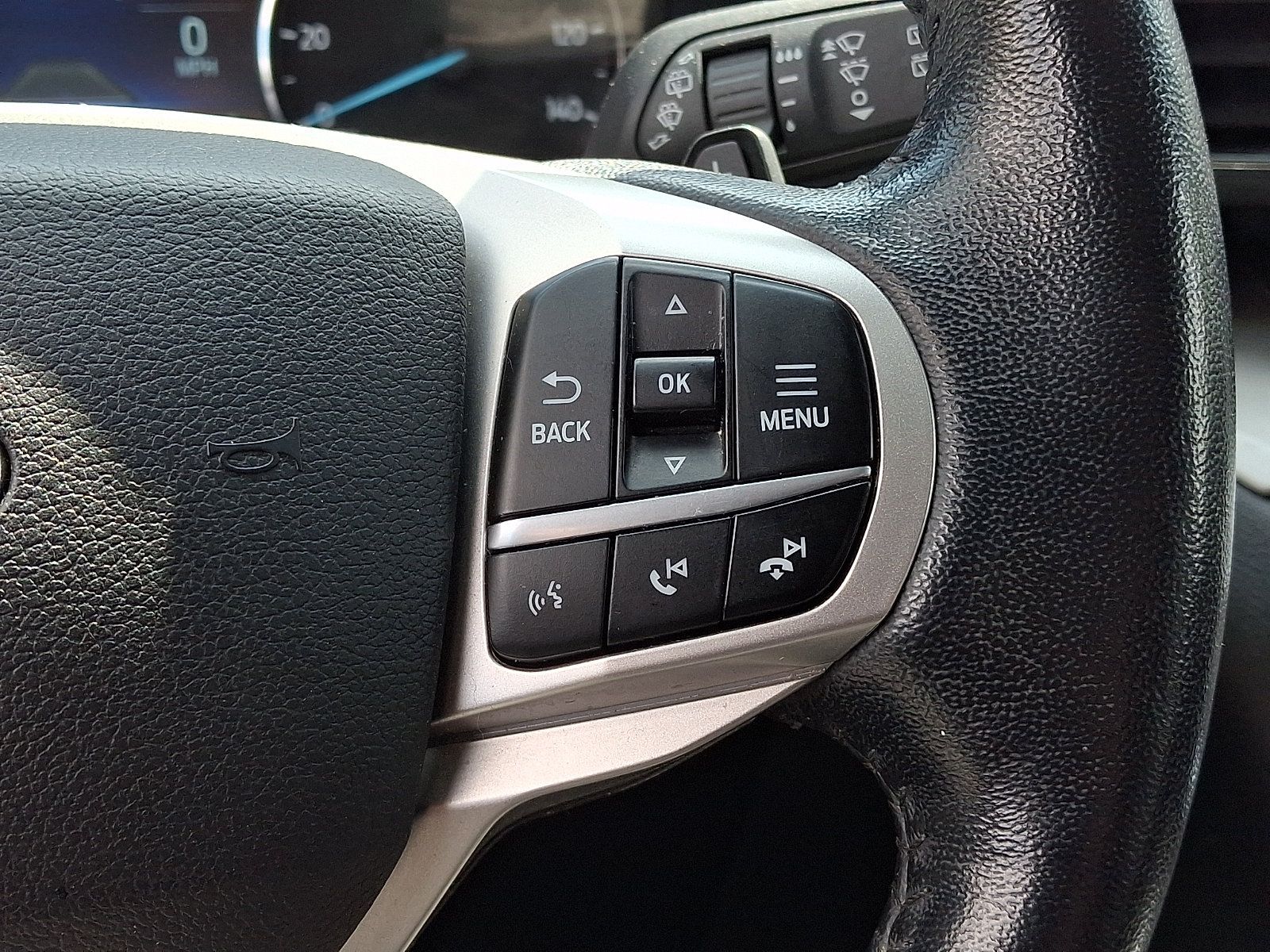Used 2020 Ford Explorer XLT w/ Equipment Group 202A AWD/4WD image 23