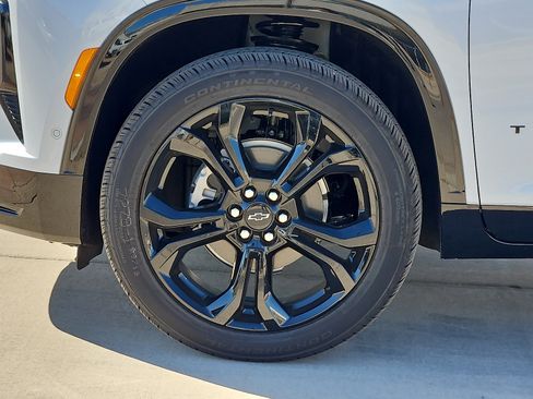 New 2027 Chevrolet Traverse RS FWD image 8