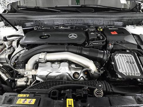 Used 2025 Mercedes-Benz GLB 250 4MATIC image 24