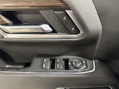 Used 2025 Chevrolet Silverado 2500 LT w/ Convenience Package image 8