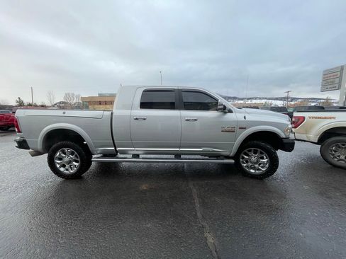 Used 2017 RAM 2500 Limited image 8