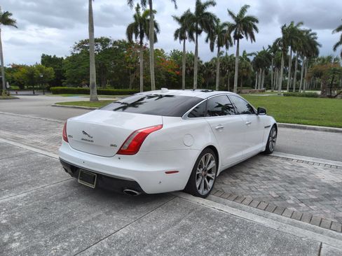 Used 2019 Jaguar XJ L Portfolio RWD image 22