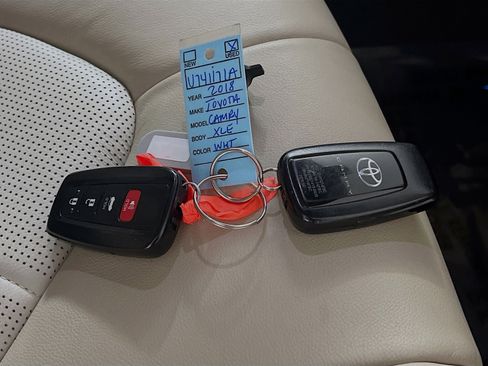 Used 2018 Toyota Camry XLE FWD image 36