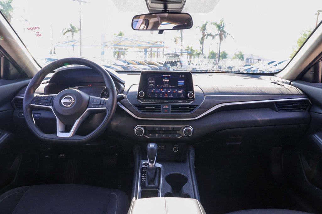 Used 2025 Nissan Altima 2.5 SV FWD image 22