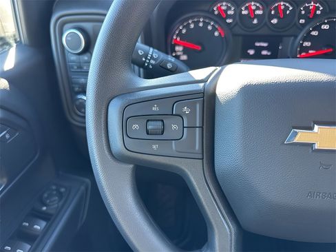 Used 2025 Chevrolet Silverado 1500 Custom image 14